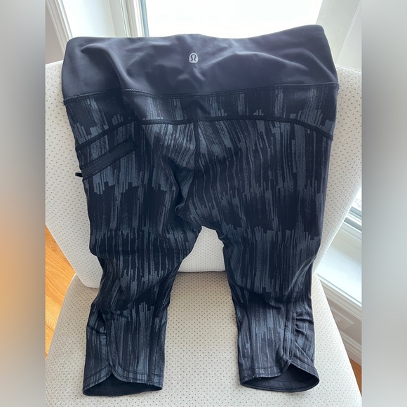 Lululemon Run: Top Speed Crop Size 6 - Picture 6 of 7